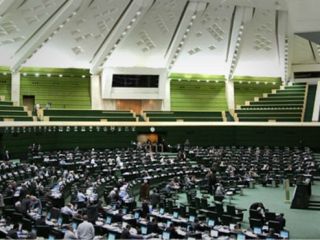 دارندگان تابعیت مضاعف حق تصدی 'مشاغل حساس' در ایران را ندارند