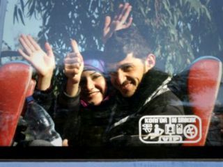 مخالفان مسلح حکومت سوریه از حمص خارج می‌شوند