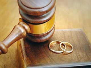 مسخره کردن مادر شوهر دردسرساز شد