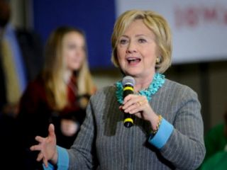 هیلاری کلینتون: ترامپ دیگر خنده‌‌دار نیست