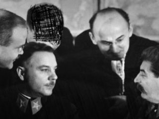 استالین انتخاب کرد: تنش قومی و تشکیل حکومت خودمختار  - قسمت هفتم برنامه «فرقه»