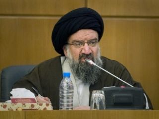 احمد خاتمی  : مجلس خبرگان به دنبال تعیین رهبر در شرایط کنونی نیست