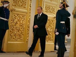 چرا پوتین غیرعادی راه می رود؟