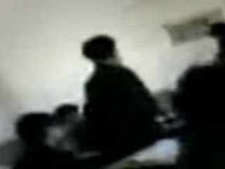 تنبیه بدنی دانش آموزان توسط یک روحانی - ویدیو