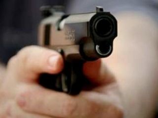 دوئل عشقی بچه محل ها رنگ خون گرفت/پلیس به دنبال متهمان فراری