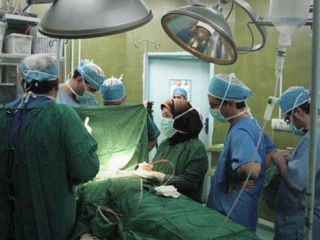 گاز استریل در شکم بیمار جا ماند!