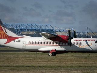 هواپیمایی هند در پروازهای داخلی به مسافران غذای گیاهی می‌دهد