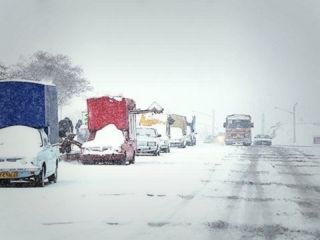 برف و کولاک ۱۷ استان ایران را فرا گرفت؛ امدادرسانی به ۸ هزار نفر