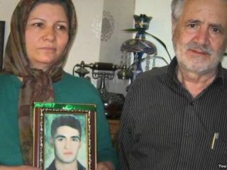 مادر سعید زینالی: بازجو می‌گفت دنبال دو پاره استخوان می‌گردید؟