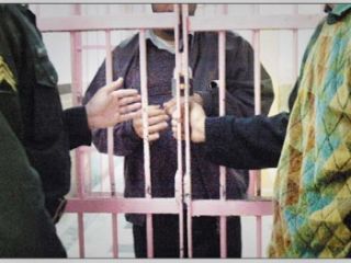 جوان محکوم به مرگ چشم انتظار کمک‌های مردمی