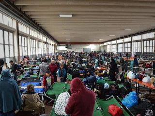 شوهر برای رسیدن به اروپا همسرش را برای سه ماه در اختیار قاچاقچیان قرار داد