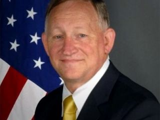 سفیر سابق آمریکا: سعودی‌ها فکر مى کنند زیر هر کاسه اى یک نیم کاسه ایرانى است