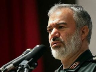 فرمانده نیروی دریایی سپاه پاسداران: ناو آمریکایی رفتار غیر حرفه‌ای نشان داد