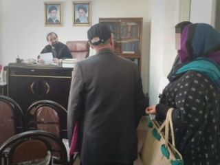 آوارکاخ رؤیایی مرد موسفید با همسر جوانش