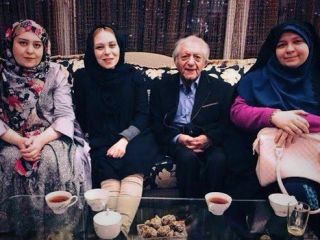 دیدار دختران میرحسین با عزت الله انتظامی