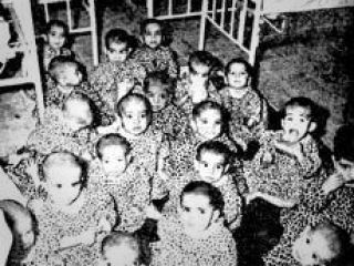 سرنوشت تلخ کودکان ترخیص شده از بهزیستی / ما را ١٨ سالگی دوباره سر راه گذاشتند