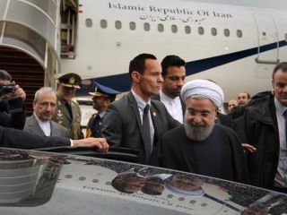 روحانی در پاریس:‌ درهای ایران برای سرمایه‌گذاری باز است