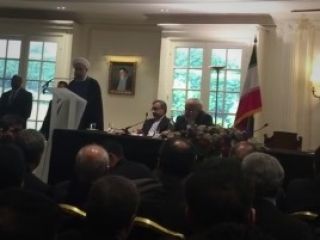 تجلیل روحانی از ظریف و تشویق بی امان ایرانیان مقیم فرانسه  -ویدیو