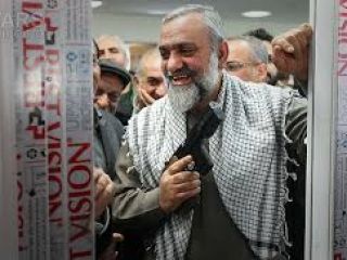 نقدی: نباید به کسی که از پادشاه بحرین و عربستان آدمکش پول گرفته ولو اینکه روحانی، سید و رئیس جمهور بوده باشد، افتخار کنیم