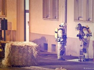 پرتاب نارنجک به اقامت‌گاه موقت پناهجویان در آلمان.