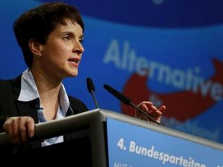 سیاست‌مدار آلمانی: پلیس در صورت لزوم به پناهجویان شلیک کند