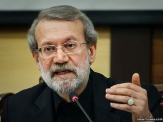 لاریجانی: اصلاح قرارداد نفتی در خیابان صورت نمی‌گیرد