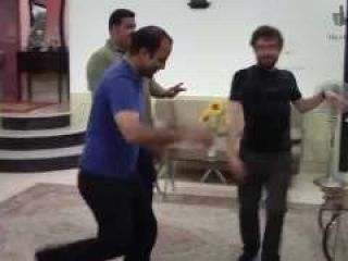 وقتی ایرانیها میخواهند به دو توریست انگلیسی - لهستانی رقص ایرانی آموزش دهند - ویدیو