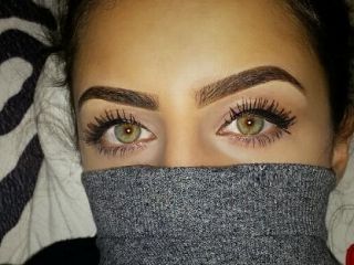 چشم‌های جذاب دختر عراقی خبرساز شد!