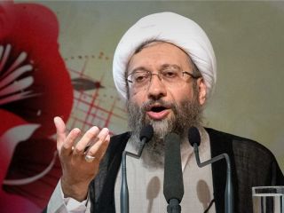 آیت الله لاریجانی: معنا ندارد که اجرای قانون اساسی در همه امورات با رئیس جمهور باشد