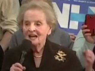 آلبرایت: زنانی که به کلینتون رای ندهند به جهنم خواهند رفت