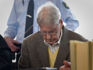 محاکمه نگهبان ٩٤ ساله اردوگاه آشویتس آغاز شد