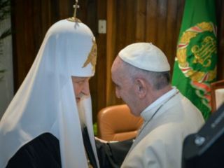 دیدار پاپ و رهبر کلیسای ارتدوکس روسیه برای اولین بار پس از قرن یازدهم میلادی