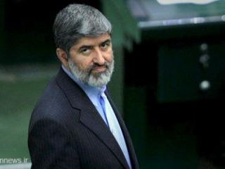 چون احمدی نژاد از خودشان بود سکوت کردند، برای همین راهم را جدا کردم