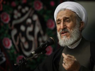 امام جمعه موقت تهران: برخی از ابتدای انقلاب در موقعیت‌های مختلف بوده‌اند و گردن کلفت شده‌اند