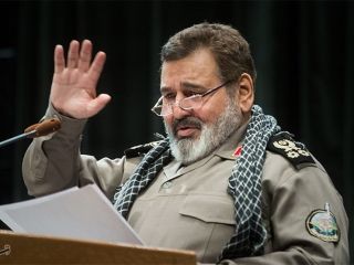 فیروزآبادی: اگر کاندیدایی اعلام برائت از آمریکا و انگلیس نکند مجرم است