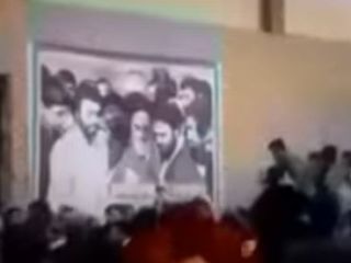 درگیری بین حامیان خامنه‌ای و رفسنجانی‌ در ستاد انتخاباتی- اسفند ۱۳۹۴ - ویدیو