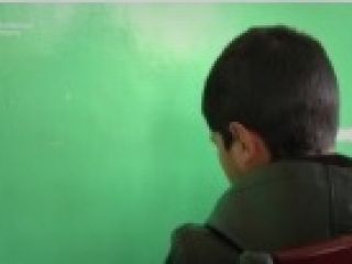 پدر و مادرم مرا فروختند - ویدیو