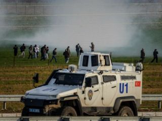 انفجار خودرو و پرتاب راکت در ترکیه 'دو مامور پلیس را کشت'