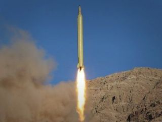 شلیک دو موشک بالستیک دوربرد در جریان رزمایش موشکی ایران