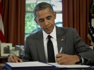 باراک اوباما وضعیت اضطراری علیه ایران را برای یک سال دیگر تمدید کرد