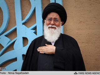 علم الهدی: کسانی که معتقدند مدیر کشور لازم نیست فقیه باشد از تبار کسانی هستند که خانه حضرت زهرا را آتش زدند