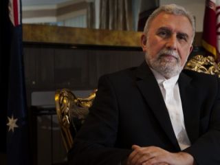 سفیر ایران در استرالیا: چرا به پناهجویان پول نمی دهید تا به کشورشان بازگردند؟