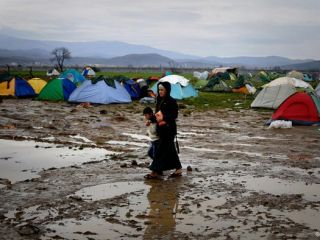 زندگی نابسامان کودکان پناهجو در مرز یونان و مقدونیه.