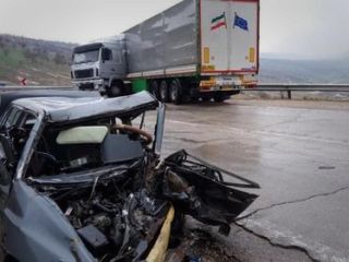 تصادف وحشتناک تریلی با پراید (+عکس)