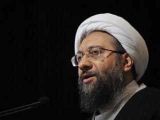 آیت الله لاریجانی: می گفتند برای اینکه فلانی در مازندران، فلانی در تهران، فلانی در کرمان و فلانی در خراسان رای نیاورد، باید به افراد ناشناس رای دهیم