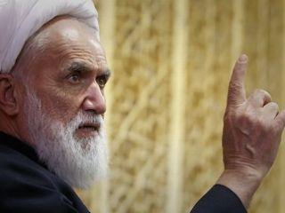 آیت الله حائری شیرازی: هر کس گفته تهرانی ها اهل کوفه هستند، نادان بوده