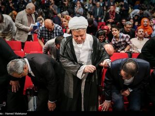 چرا زندگی آیت الله هاشمی پر از حاشیه است؟/ پاسخ برادرش را بخوانید