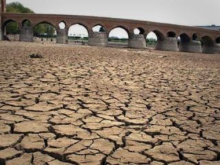 تجمع کشاورزان اصفهان در اعتراض به «باز نشدن آب زاینده‌رود»