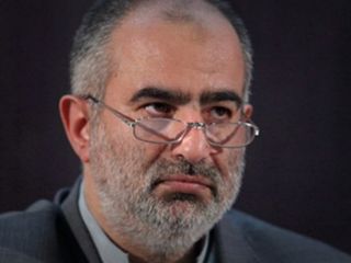 مشاور حسن روحانی: فرماندهان نظامی بر اساس احساس اقدام می‌کنند یا فرمان؟