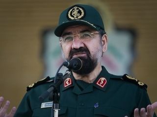 رضایی: زیر بار خلع سلاح نخواهیم رفت